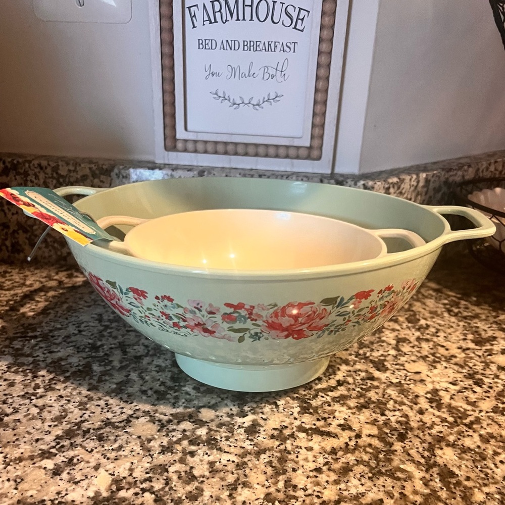 Pioneer Woman Colander Set